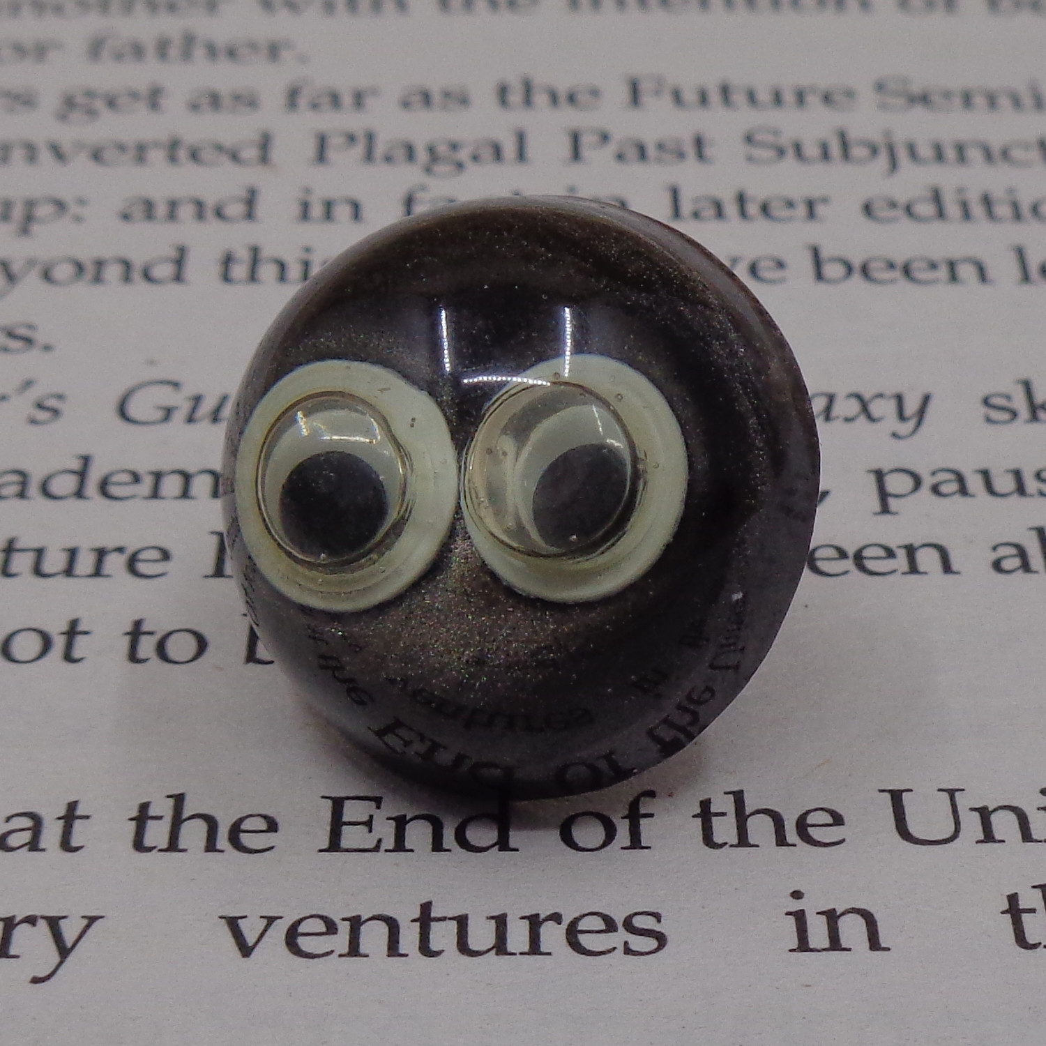 Big Eyes Brooch